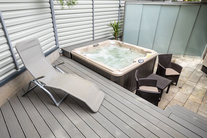 Szoba privát kültéri jacuzzival